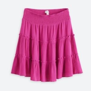 NWOT Smocked Waist Above Knee Skirt